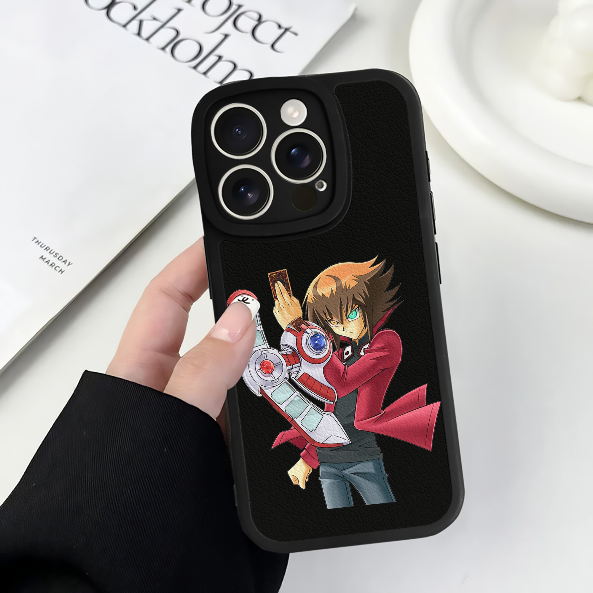 遊☆戯☆王 Yu-Gi-Oh! 【iPhone 16シリーズ対応】シリコンスマホケース（レザー調） 材質：シリコン